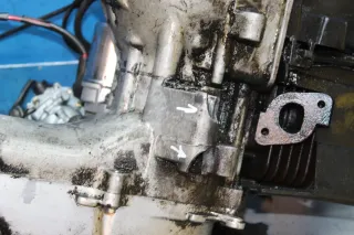 Motor KW1E40QMB mit Vergaser Anlasser für Roller Keeway Flash 50 2-Takt - Bild 6