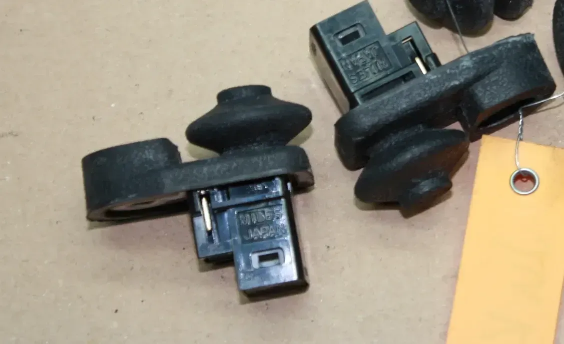 2x Schalter Kontaktschalter Türkontaktschalter Niles Nissan Juke Bj.12 - Bild 1
