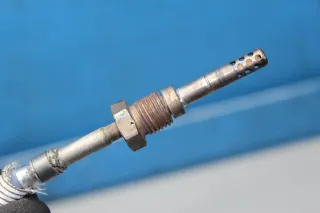 Sensor Abgastemperatur 03G906088F VW Touran 1T2 2.0 TDi Bj.08 - Bild 2