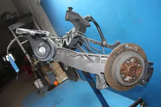 Hinterachse Achsträger Achsschenkel Bremssatt hinten MINI Cooper Coupe R58 Bj.13 - Bild 8