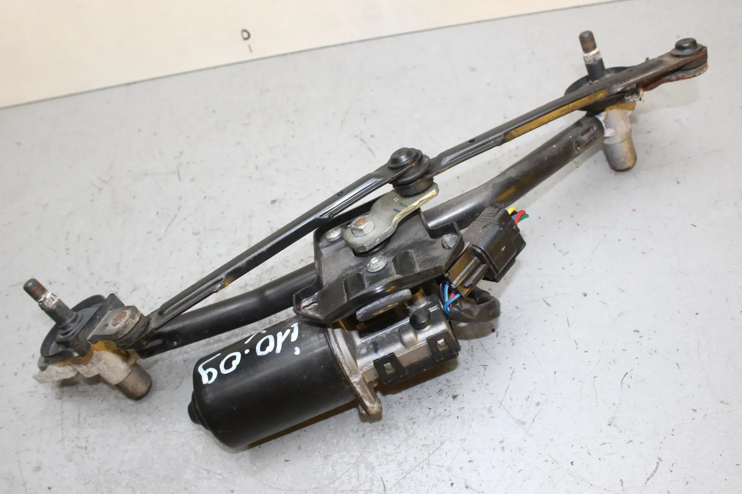 Wischermotor mit Gestänge vorne Hyundai i10 PA Bj.09 - Bild 1