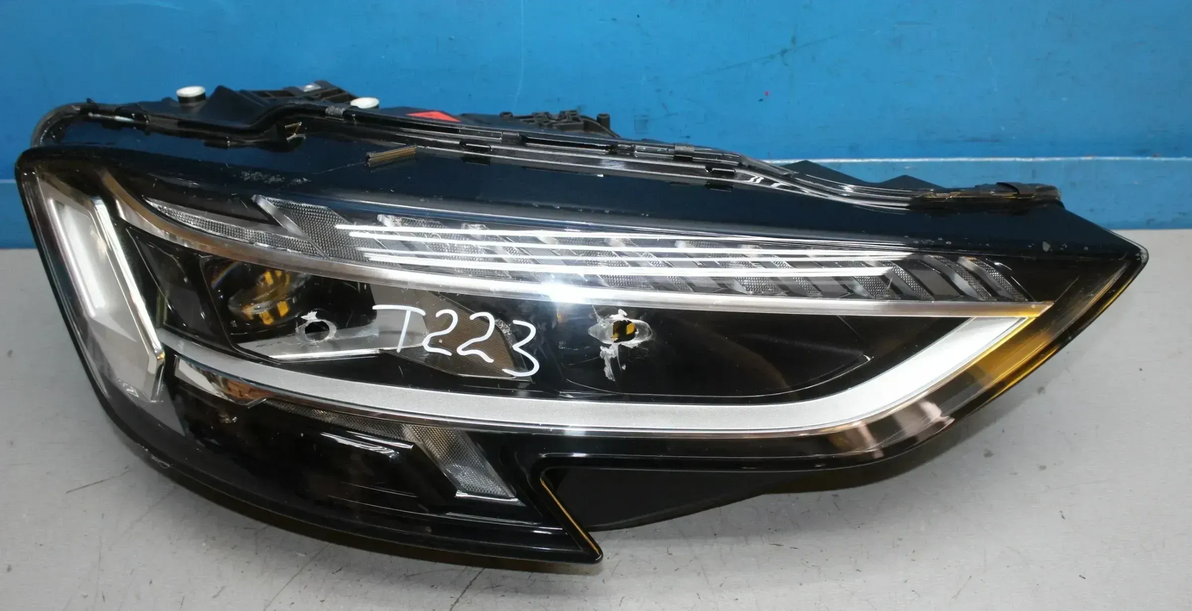 Defekt! Audi A8 D5 (4N) Facelift LED Scheinwerfer rechts 4N0941036F - Bild 1