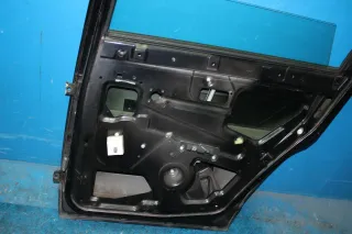 Lada Priora Kombi 2171 Bj.10 Tür hinten rechts Türscheibe mechan, Fensterheber - Bild 8