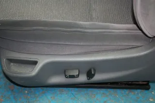 Fahrersitz Sitz vorne links el. verstellbar mit Airbag Peugeot 407 SW Bj.06 - Bild 2