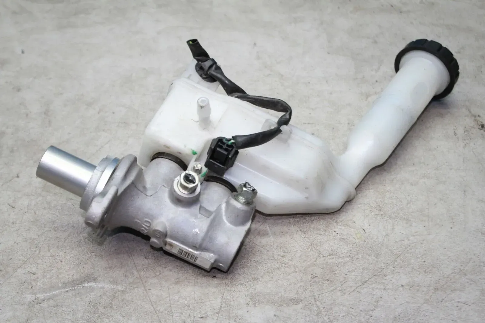 HBZ Hauptbremszylinder mit Behälter 32070564 Nissan Juke F15 K9K 1.5 dCi Bj.12 - Bild 1