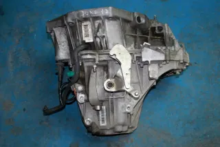 Schaltgetriebe 6 Gang TL4 A 120 7701700587 Nissan Juke 1.5 dCi 81kW Bj.12 - Bild 2