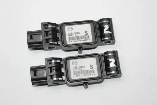 2x Airbagsensor Crashsensor Airbag Sensor C236-57KC0 Mazda 5 CR19 Bj.10 - Bild 1