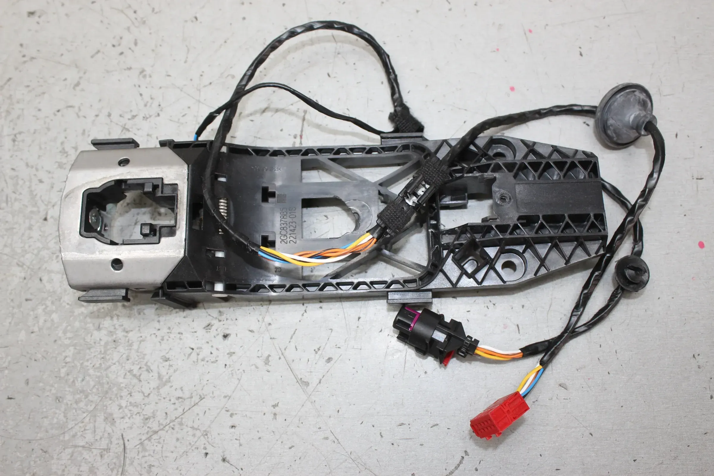 Lagerbügel für Türgriff vorne links 2GC837885 VW T-Roc - Bild 1