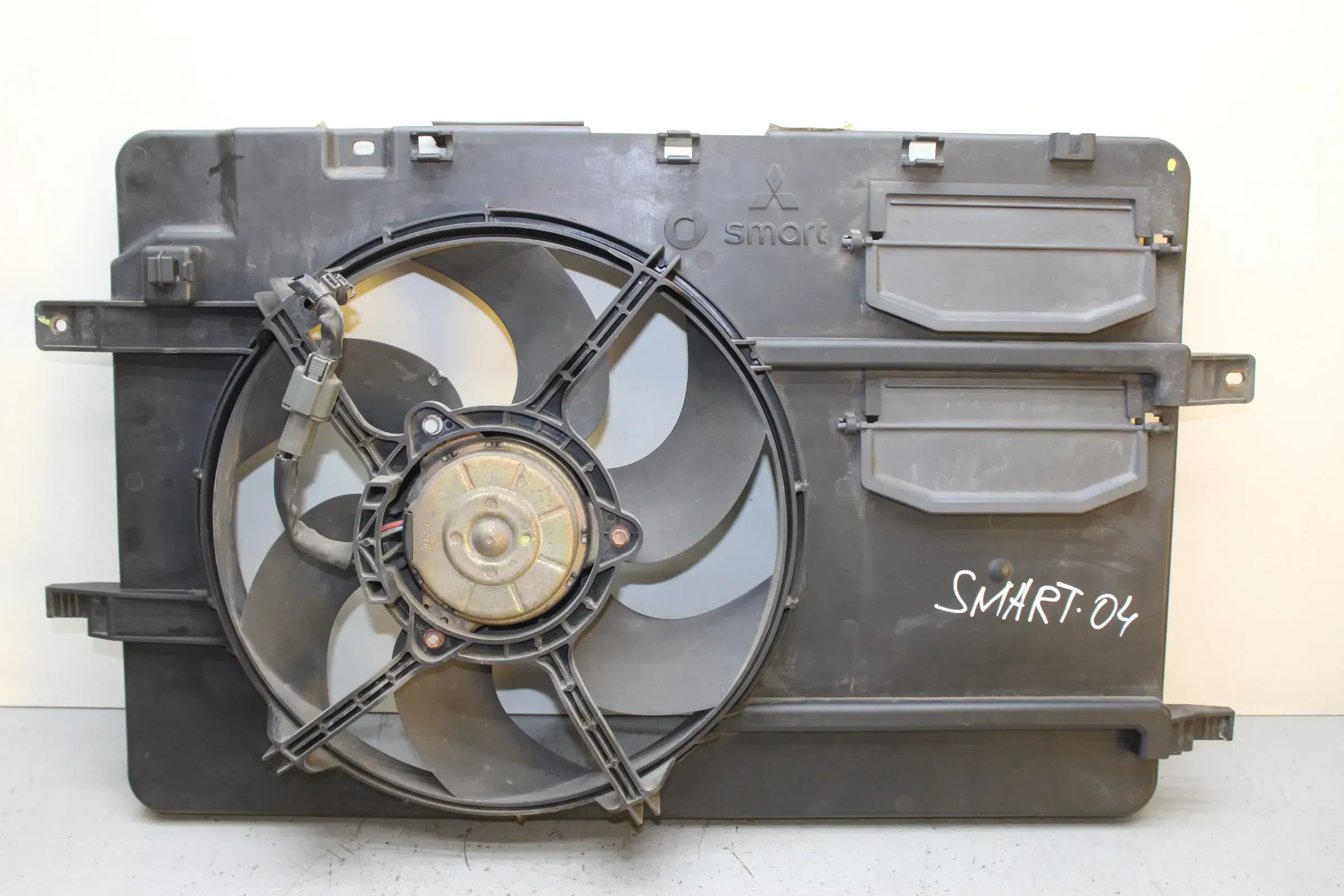 Kühlerlüfter Lüftermotor Lüfter 1350A066 Smart Forfour 454 1.3 Bj.04 - Bild 1