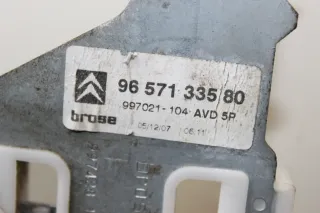 Fensterhebermotor mit Gestänge vorne rechts 9681574880 Citroen C4 I LC Bj.07 - Bild 2