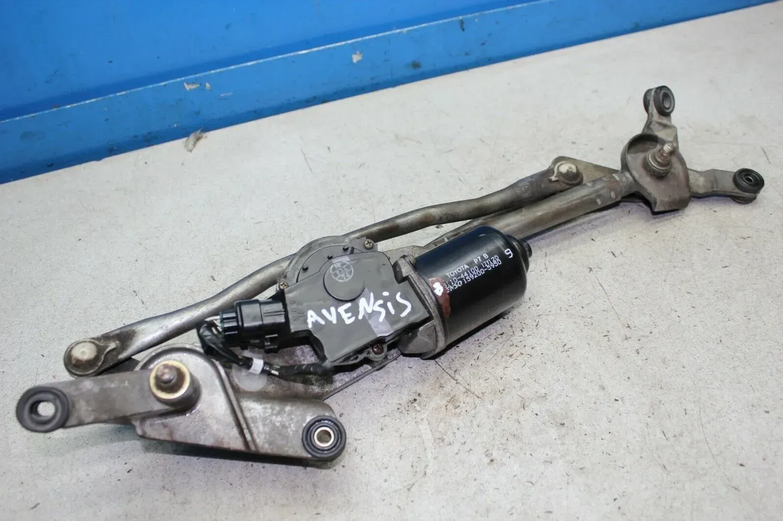 Wischermotor mit Gestänge vorne 85150-44080 85110-44100 Toyota Avensis Verso - Bild 1