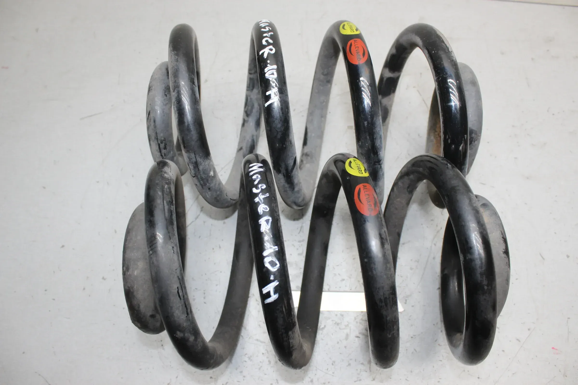 2x Feder Fahrwerksfeder hinten links rechts Renault Master II Bj.10 - Bild 1