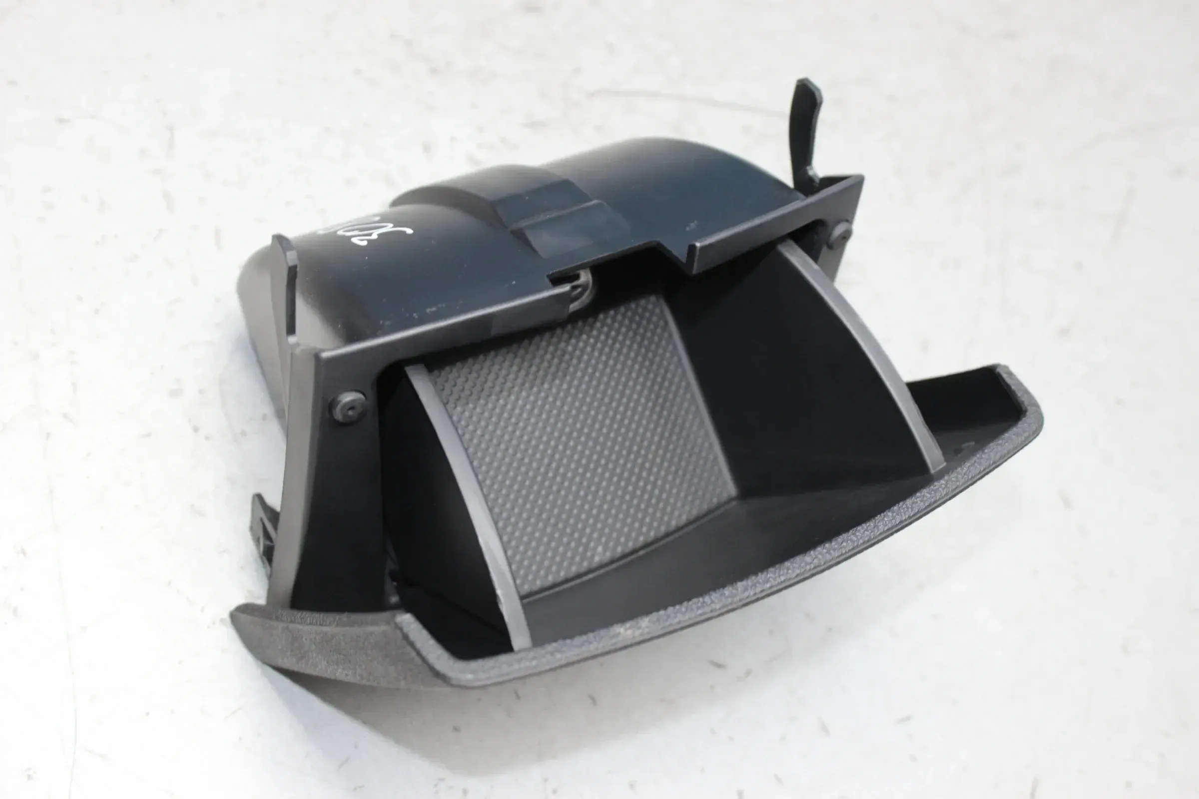 Fach Ablagefach Staufach mittelkonsole hinten 9658704877 Peugeot 308 SW I Bj.09 - Bild 1