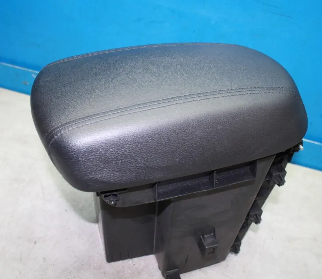 Leder Mittelarmlehne Armlehne Fach 84681-3U010 KIA Sportage III SL Bj.12 - Bild 1