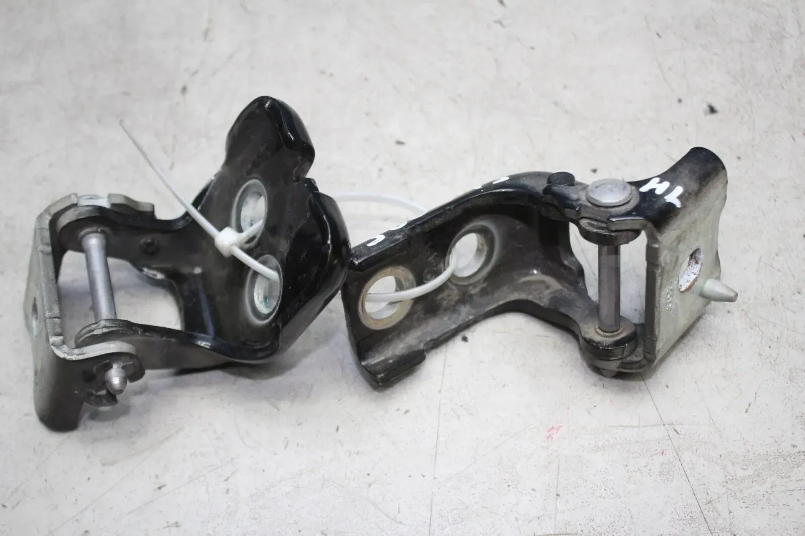 2x Scharnier Türscharnier hinten links KTVD Schwarz Peugeot 5008 I 0E_ Bj.13 - Bild 1