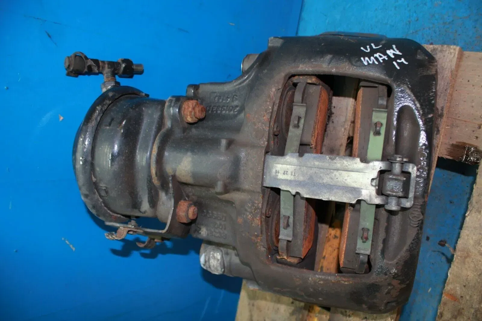Bremssattel Knorr Bremse vorne links 81508046681 SN6670 MAN TGM Bj.14 - Bild 1