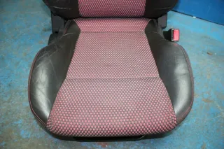 Hyundai Coupe III GK Bj.06 Teilleder Beifahrersitz Sitz vorne rechts mit Airbag - Bild 3
