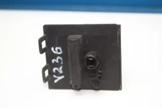 Mercedes Benz W176 ZV Stellmotor Verriegelung Tankklappe A0008207705 - Bild 3