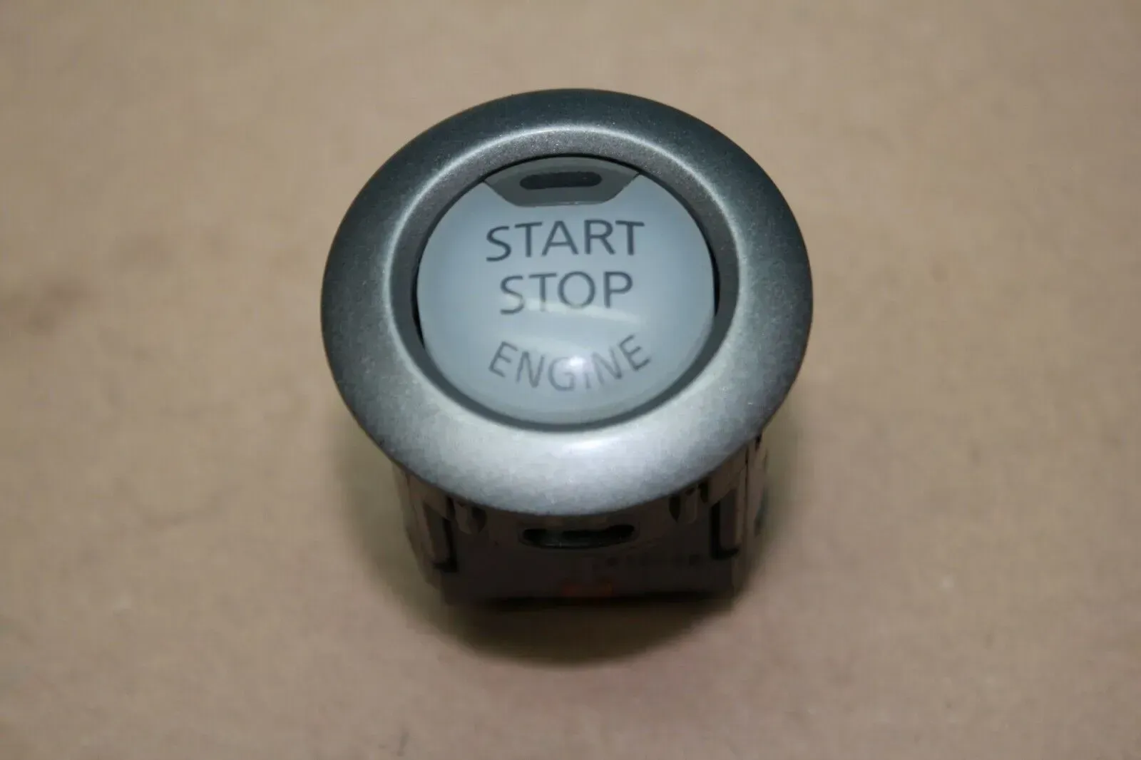 Schalter Start Stop Niles Nissan Juke F15 K9K 1.5 dCi Bj.12 - Bild 1