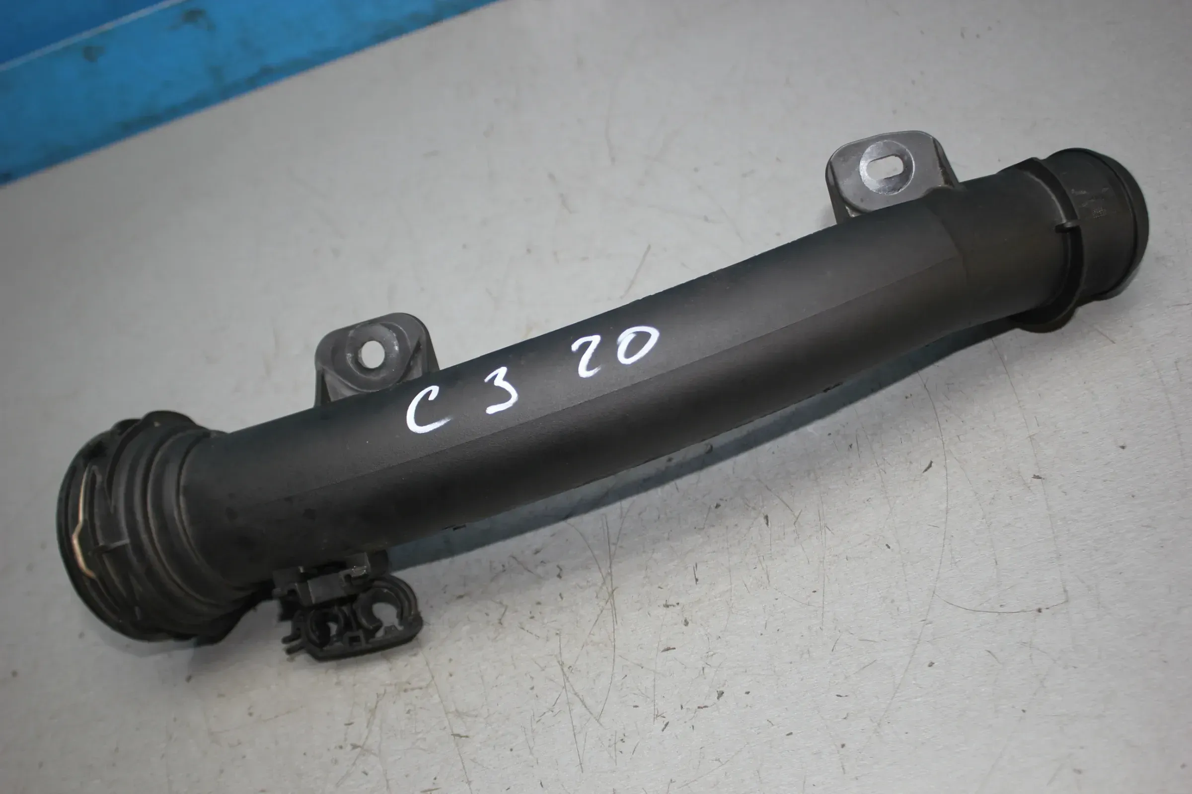 Ladeluftrohr Ansaugschlauch Ansaugrohr 9817416680 Citroen C3 III SX 1.2 THP Bj.20 - Bild 1