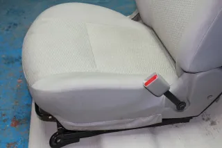 Beifahrersitz Sitz vorne rechts Nissan Micra IV K13 Bj.12 - Bild 6