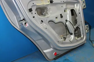 Tata Indica MAT6 Bj.09 Tür mit Türscheibe hinten links - Bild 10