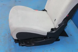 Citroen C4 Picasso I UD Bj.10 Sitz hinten links ISOFIX - Bild 6