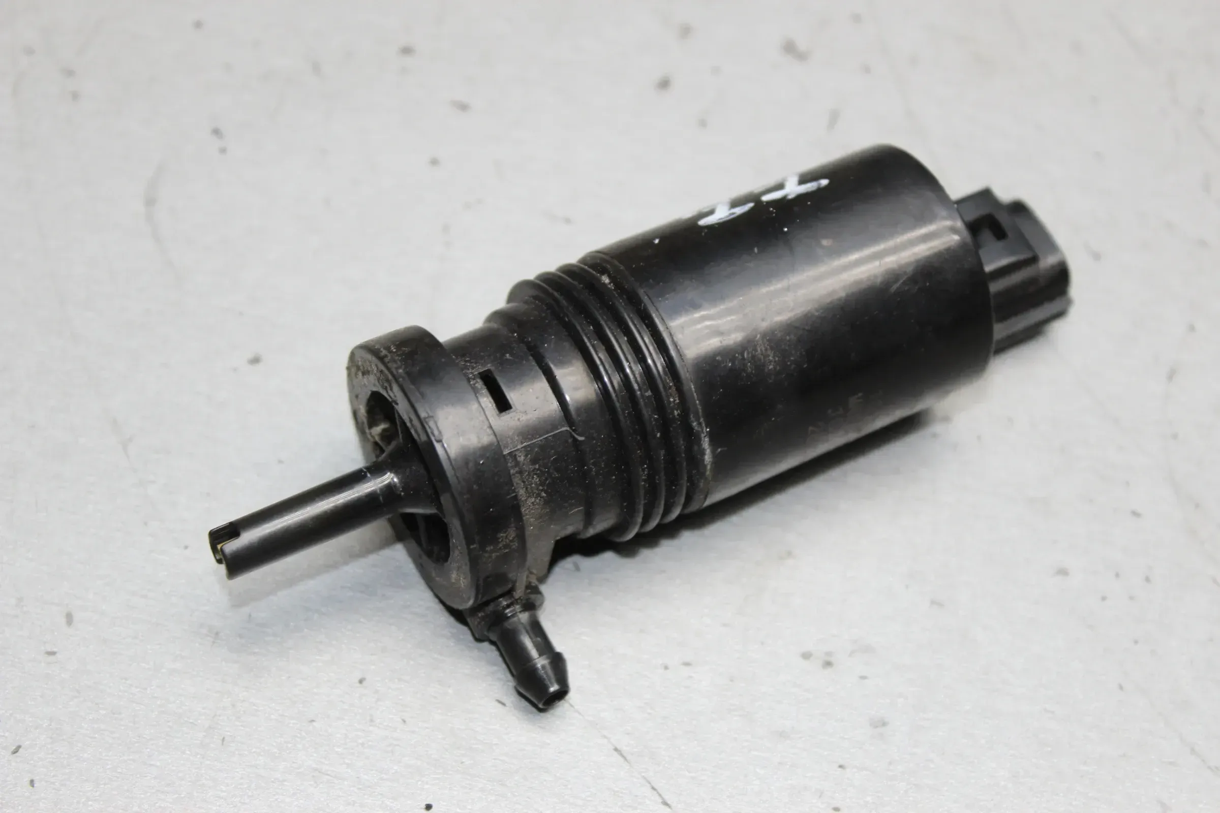 Waschwasserpumpe Pumpe Scheinwerferreinigung 1012353 Volvo C30 D4 Facelift Bj.11 - Bild 1