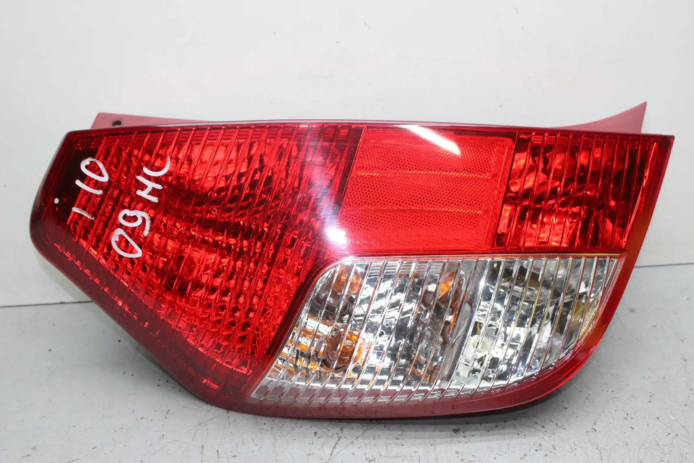Rückleuchte Heckleuchte Rücklicht links 92401-0X0XX Hyundai i10 PA Bj.09 - Bild 1