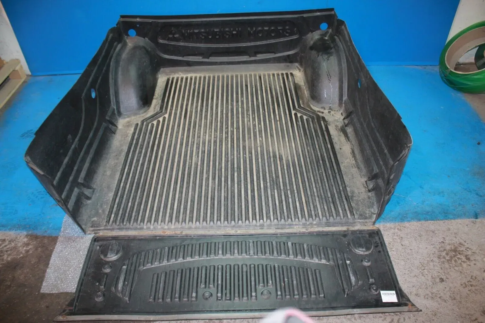 Laderaumboden Laderaumwanne Verkleidung MZ314290 Mitsubishi L200 2.5 Bj.13 - Bild 1
