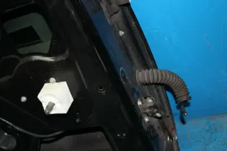 Lada Priora Kombi 2171 Bj.10 Tür hinten links Türscheibe mechan, Fensterheber - Bild 9