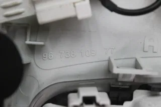 Leseleuchte Innenleuchte Beleuchtung vorne 96781445PR Peugeot 208 I Bj.12 - Bild 5