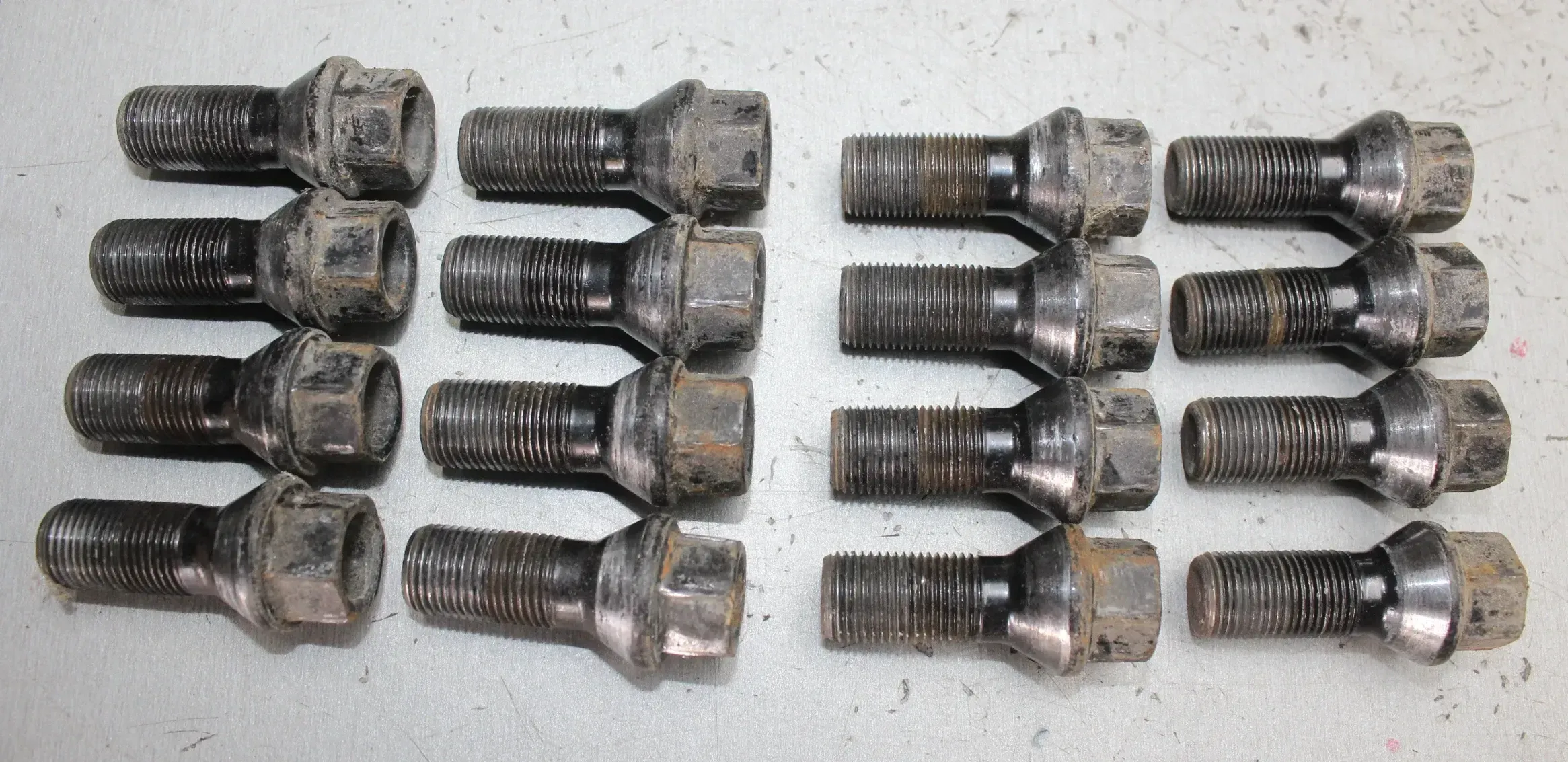 16x Radbolzen Radschrauben SW 17 mm  MINI Cooper R58 Bj.13 - Bild 1