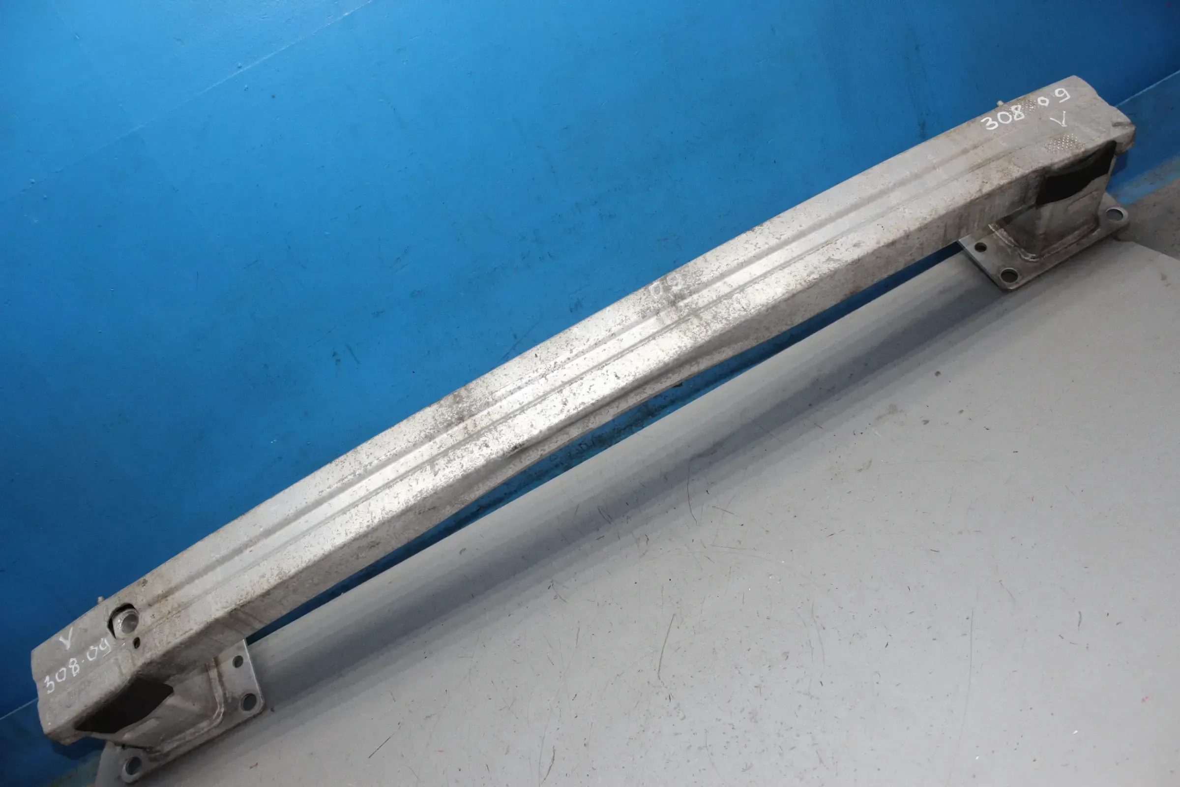 Stoßstangenträger Verstärkung Stoßstange vorne 9672762080 Peugeot 308 I SW Bj.09 - Bild 1