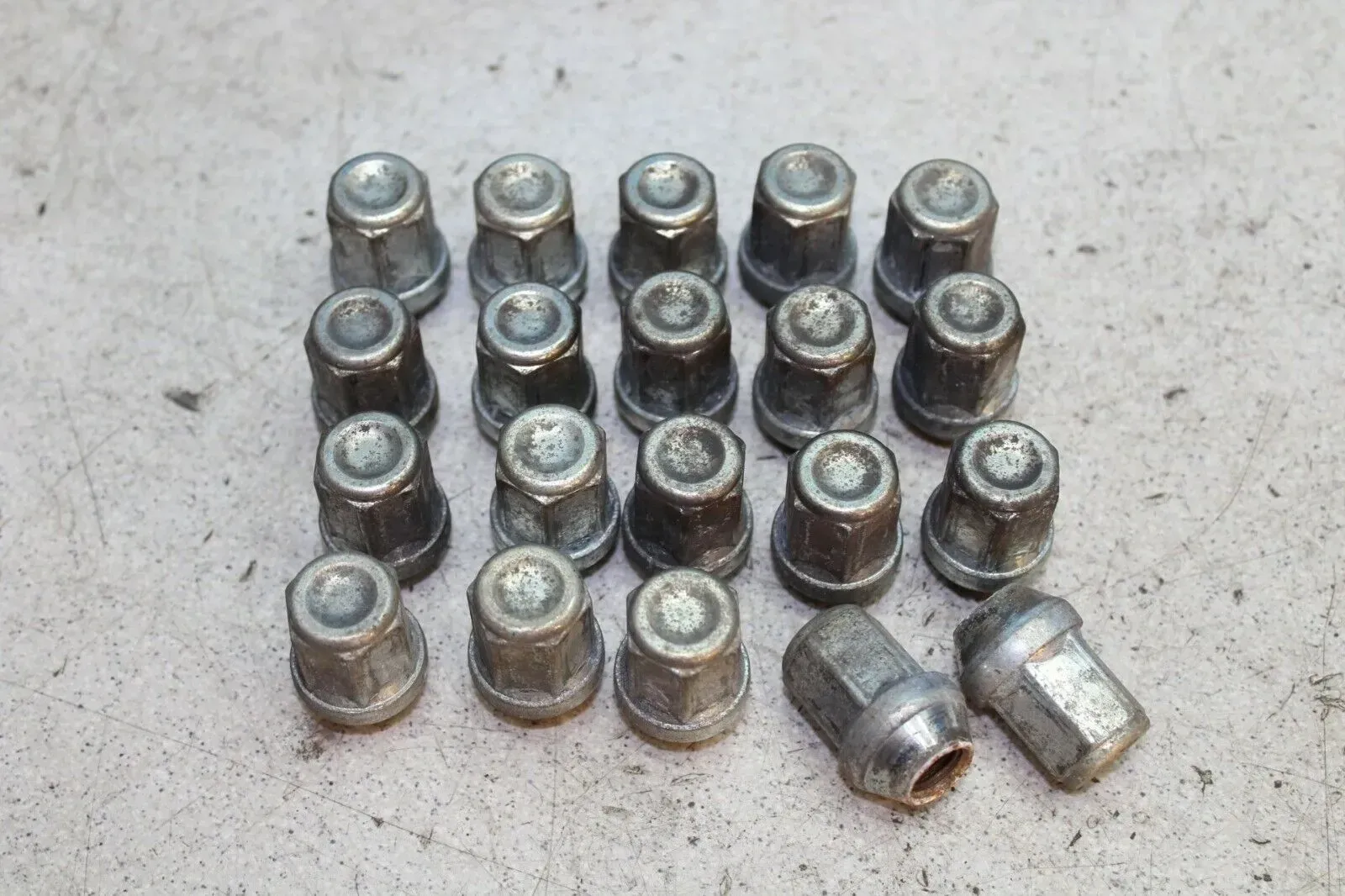 20x Radmutter Radschrauben SW 19 Ford Focus C-MAX Bj.06 - Bild 1