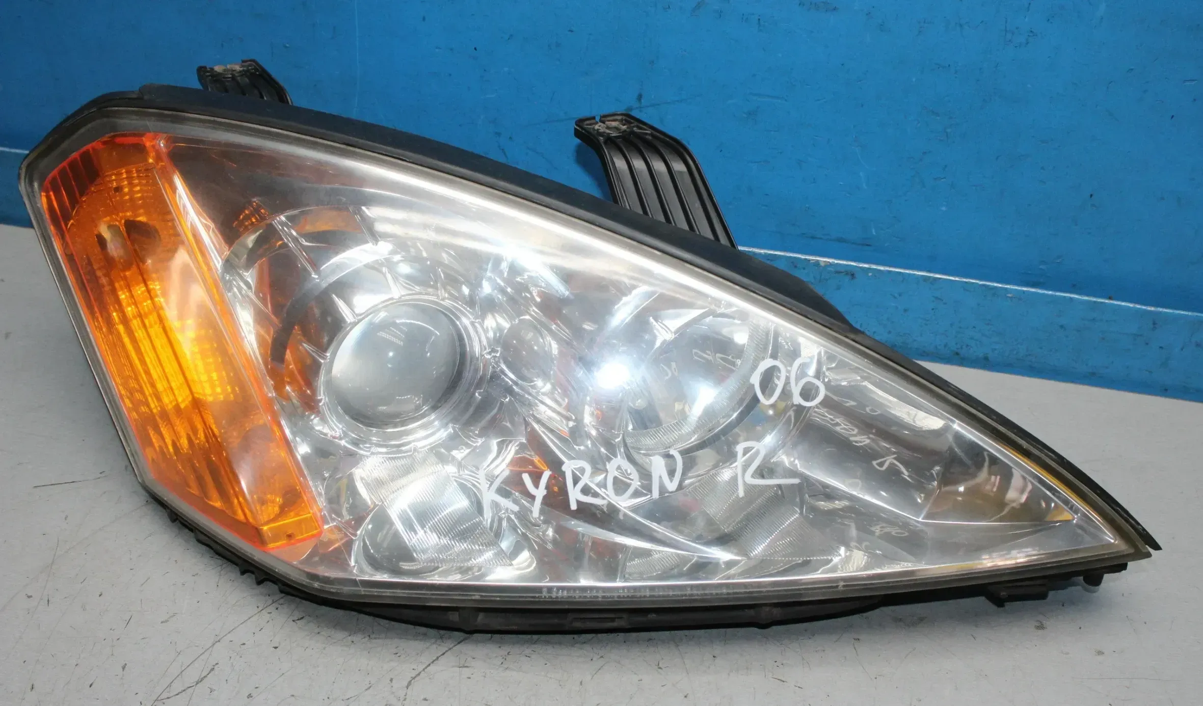 Scheinwerfer vorne rechts LWR Stellmotor SsangYong Kyron Bj.06 - Bild 1