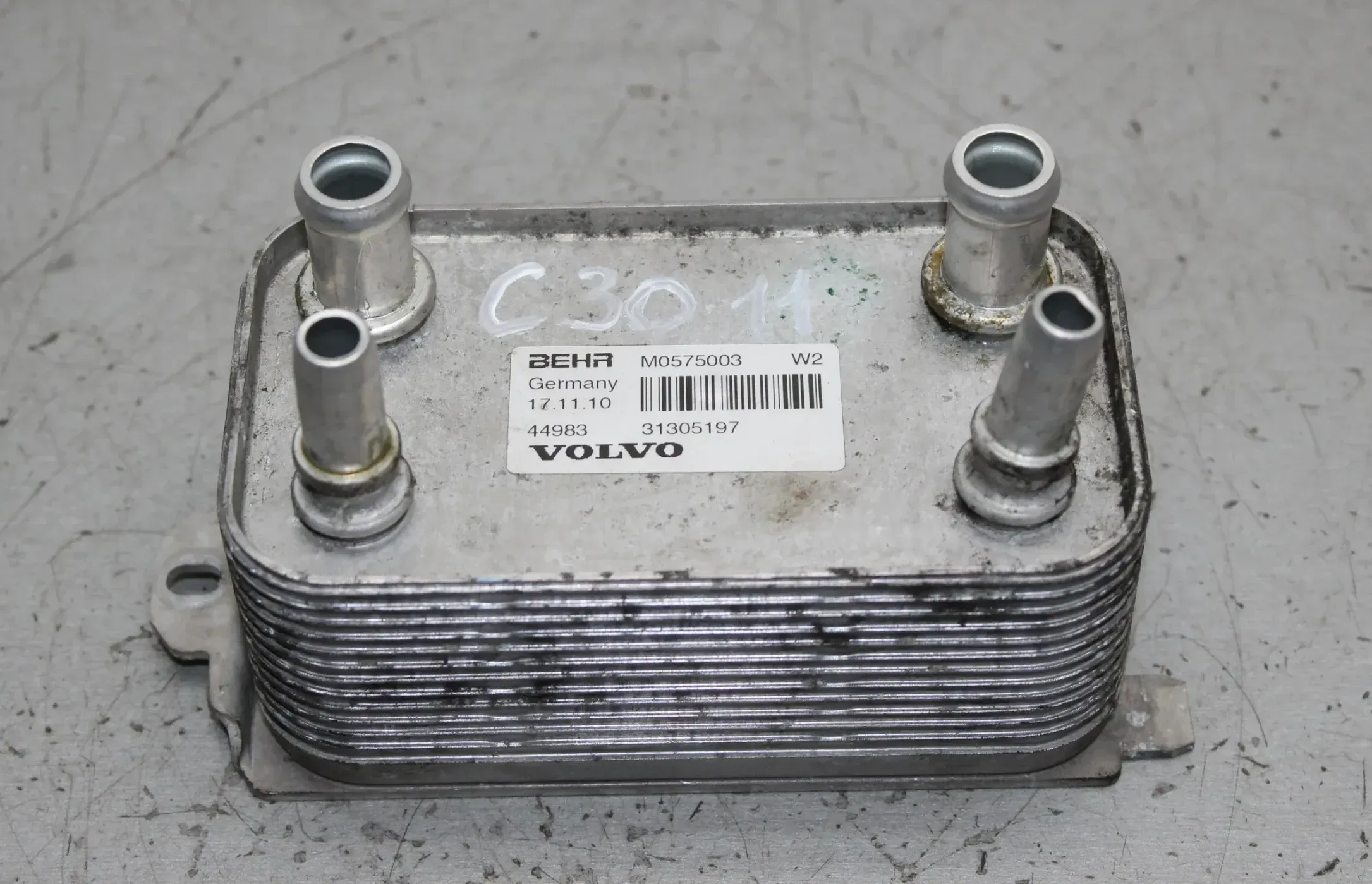 Ölkühler Kühler Motoröl 31305197 M0575003 Volvo C30 2.0 D4 Bj.11 - Bild 1