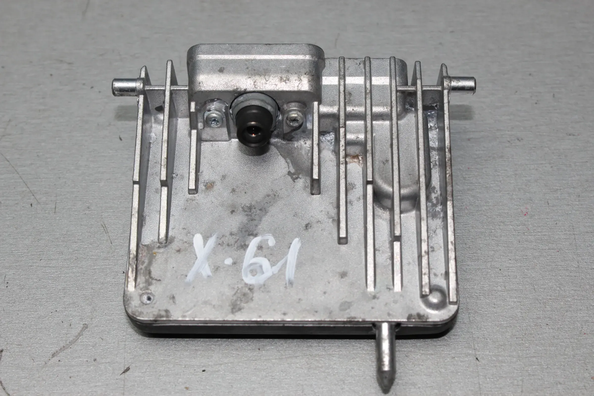 Mercedes Benz W247 Frontkamera Multifunktionskamera Kamera vorne A2479005610 - Bild 1