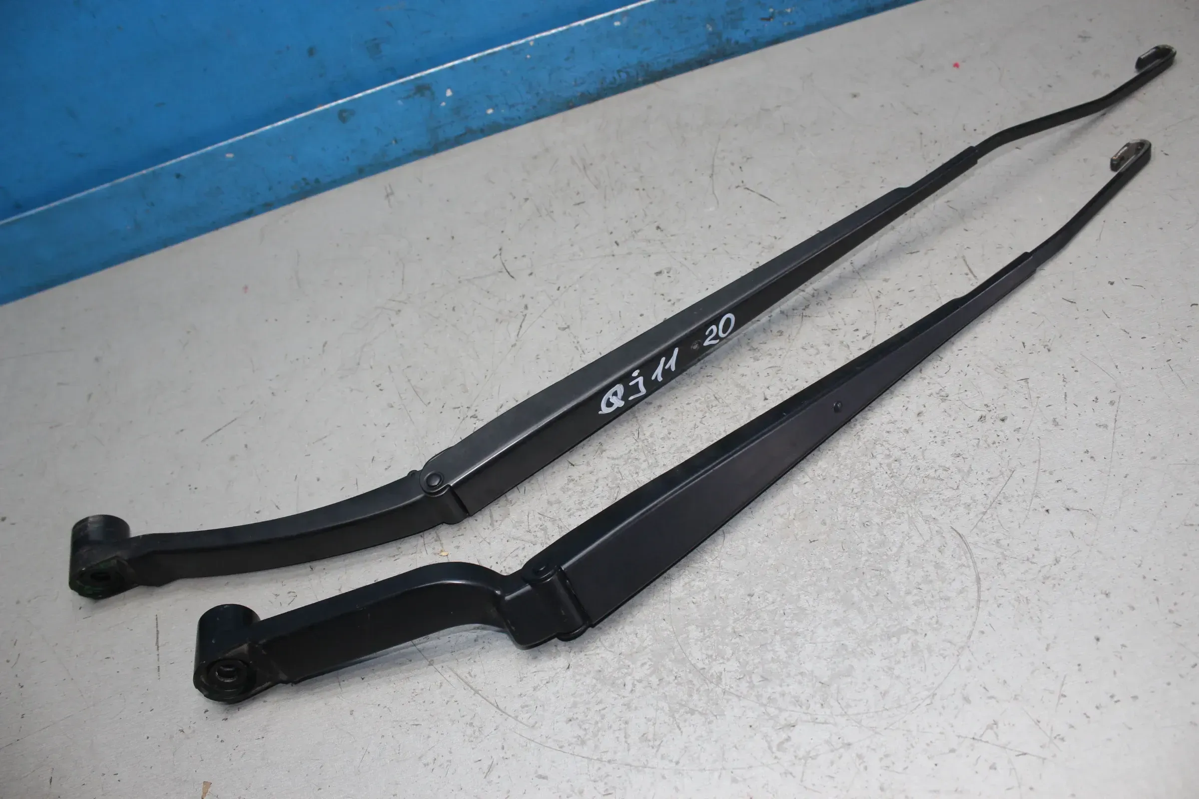 2x Wischerarm vorne links und rechts Nissan Qashqai II J11 Bj.20 - Bild 1
