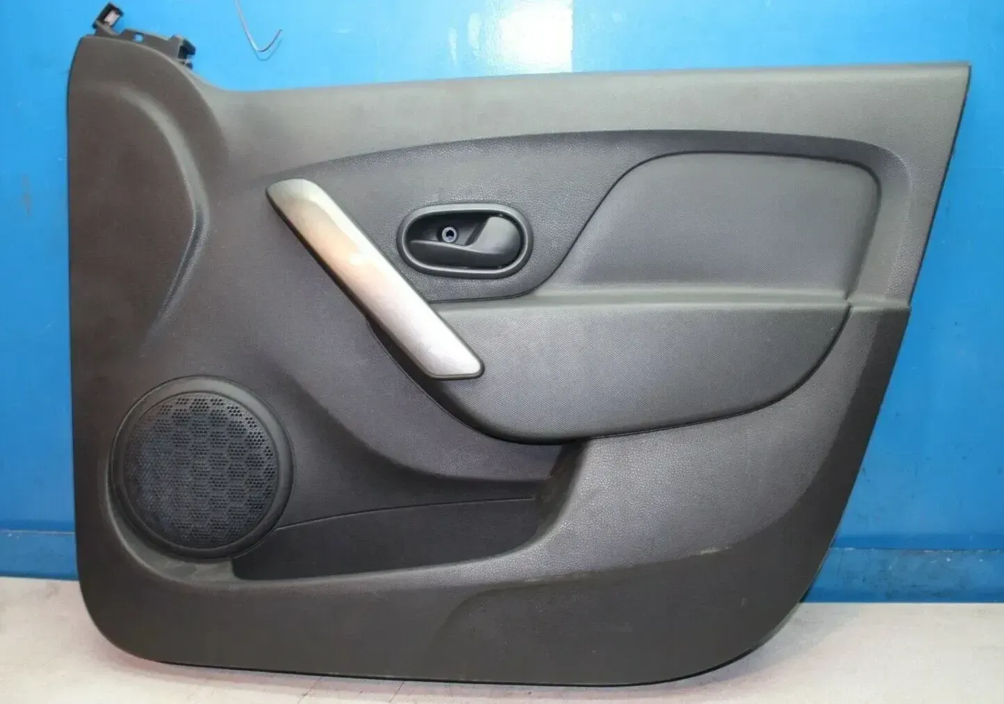 Türverkleidung Türpappe vorne rechts 809002525R Dacia Logan MCV 2 II Bj.14 - Bild 1