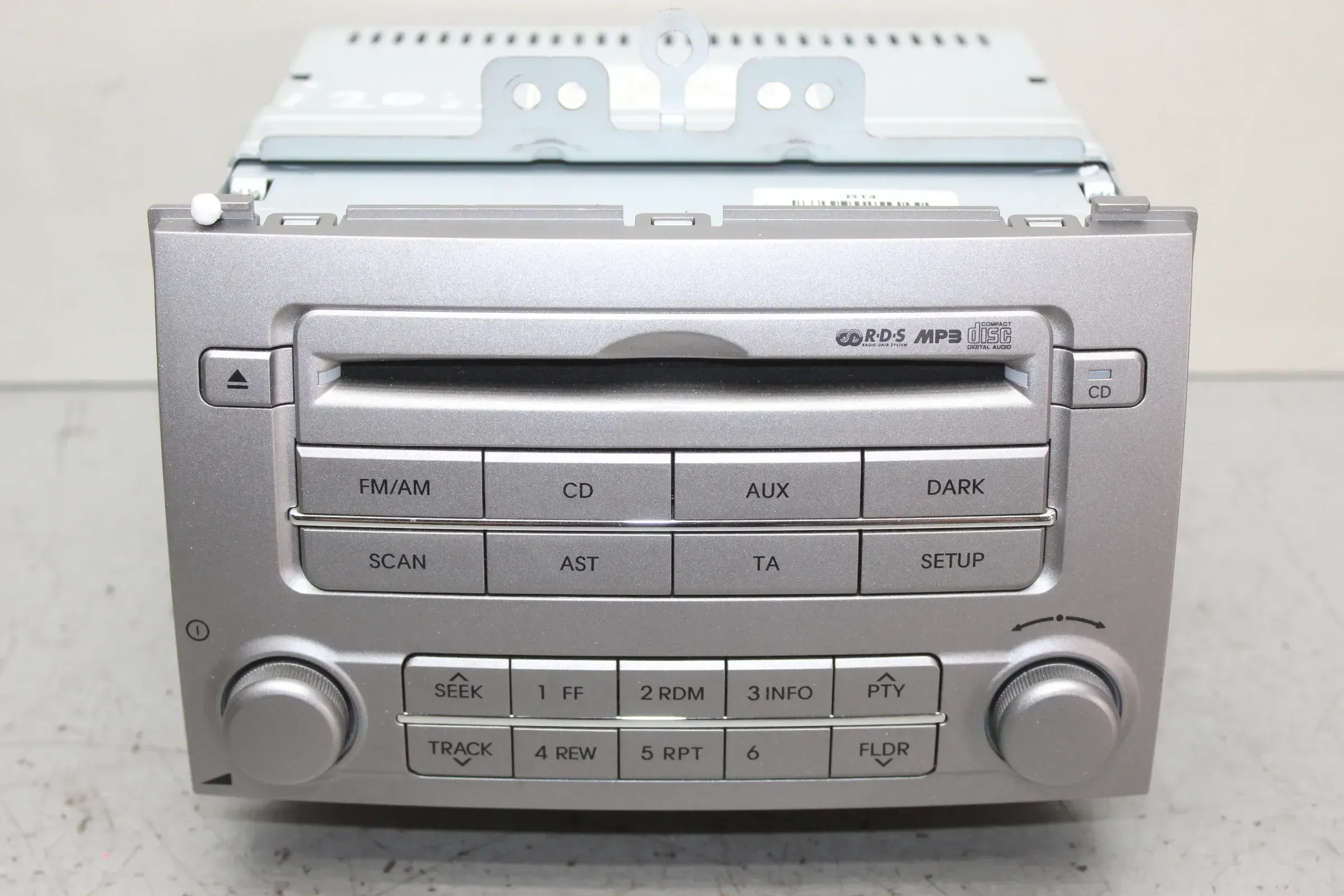 CD MP3 Autoradio Radio CD Player 96100-1J211 Hyundai i20 PBT Bj.11 - Bild 1