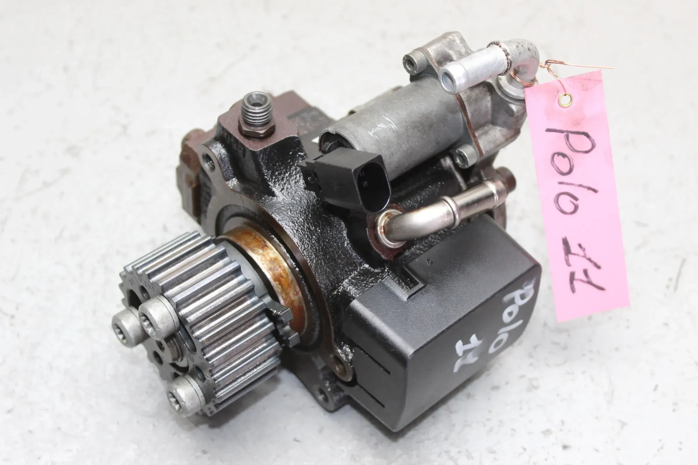 Hochdruckpumpe Einspritzpumpe 03L130755E 290411-115359 VW Polo V 6R 1.6TDI Bj.11 - Bild 1