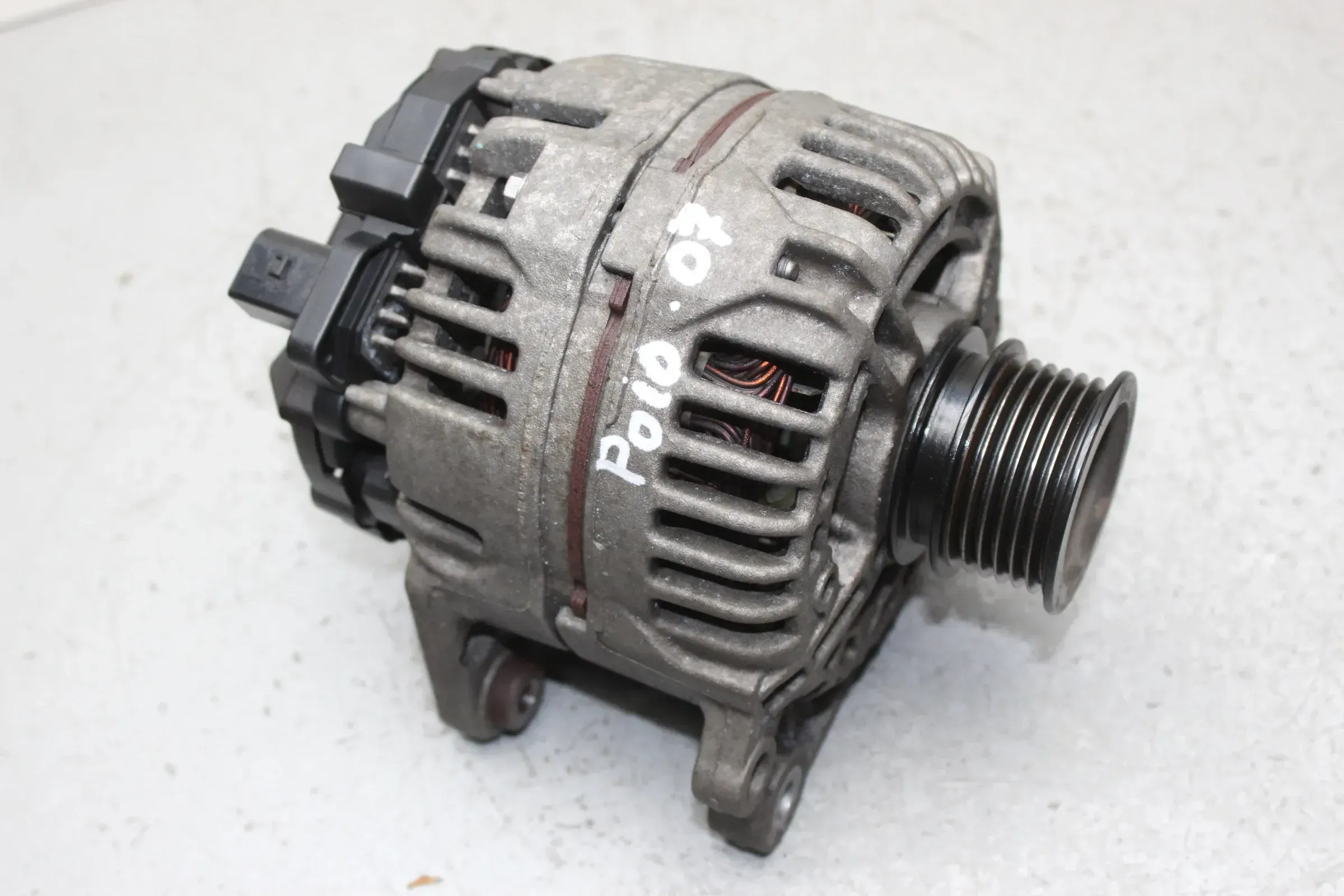 Lichtmaschine 90A Generator 037903025M, 0124325013  VW Polo IV 9N3 1.4 Bj.07 - Bild 1