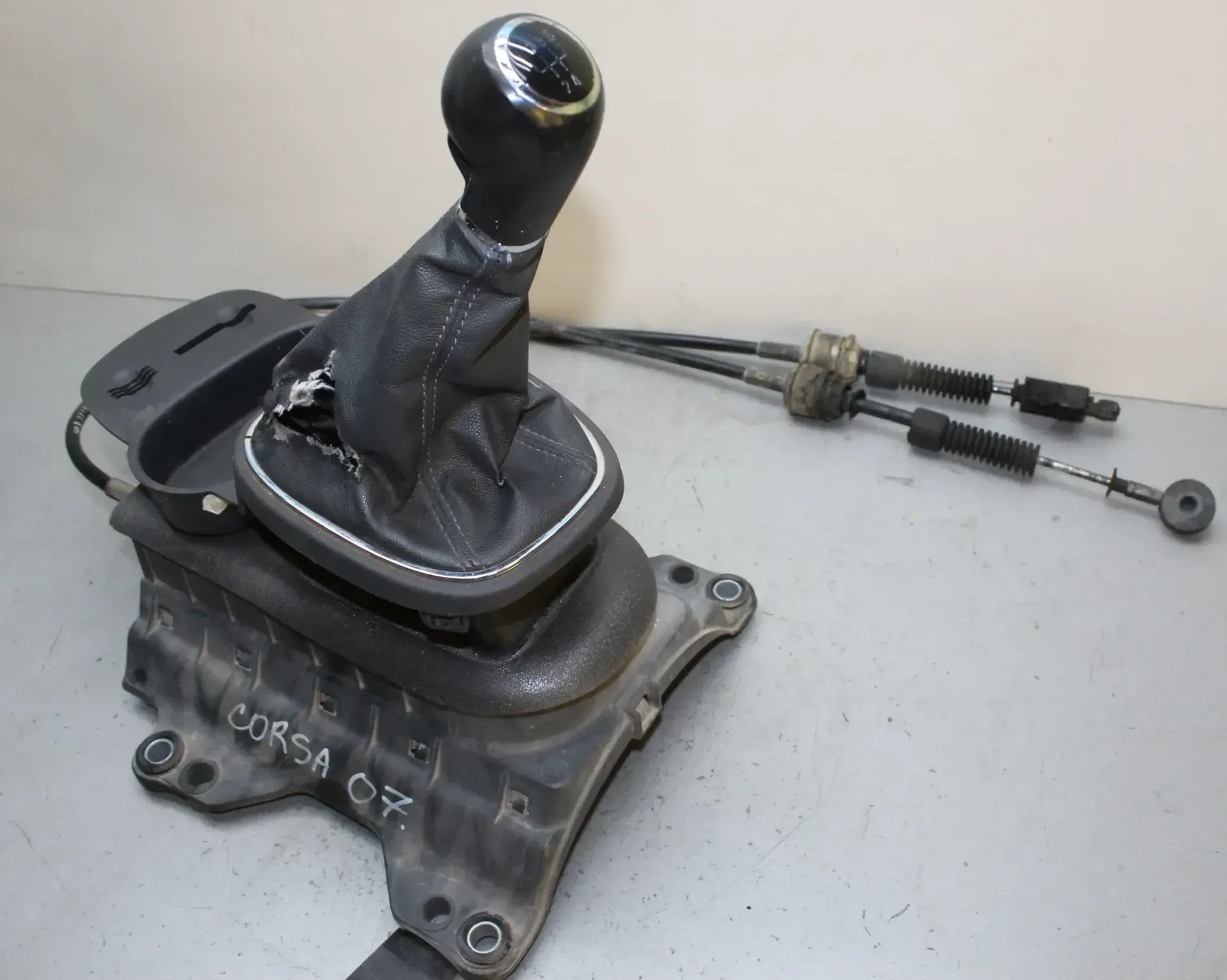 Schaltkulisse Schaltseil Schaltknauf 5-Gang 55347447 Opel Corsa D 1.3 CDTi Bj.07 - Bild 1