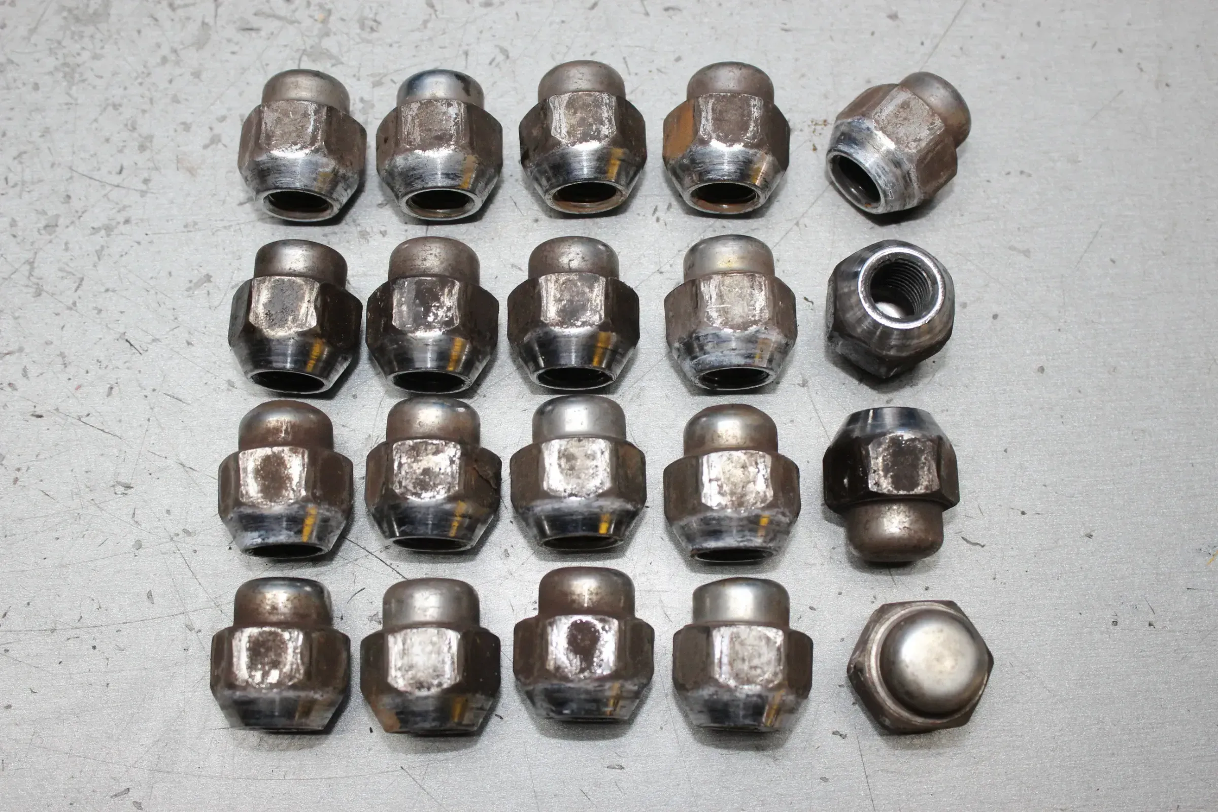 20x Radmutter Radschrauben SW 21 mm Mazda 5 CR19 Bj.10 - Bild 1