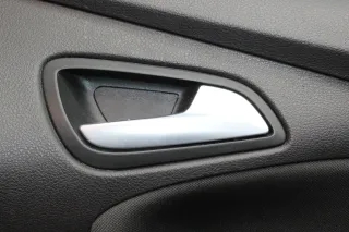 Türverkleidung Türpappe Türgriff Schalter vorne rechts Ford Focus III 3 DYB Bj15 - Bild 3