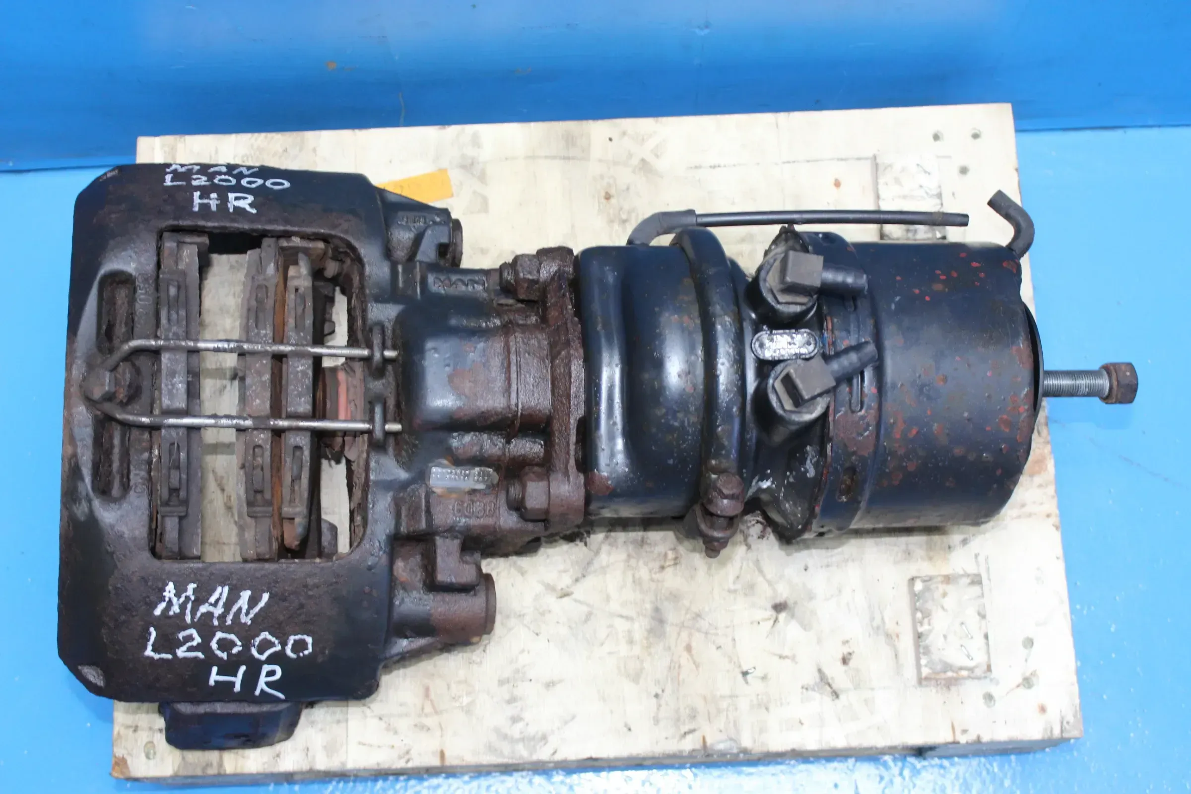 Bremssattel mit Zylinder hinten rechts 81508046072 9254262010 MAN L2000 Bj.1998 - Bild 1