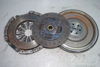 Schwungrad Schwungscheibe Druckplatte 41300-26010 Hyundai i30 CW Bj.13 - Bild 1