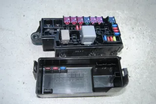 Sicherungskasten Relaiskasten Relais 82661-B1030 Subaru Justy IV 1.0 Bj.10 - Bild 1