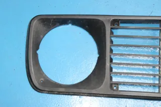 Lada Niva 2121 Bj.09 Kühlergrill Grill Gitter Emblem Logo vorne 2121-8401014 - Bild 2